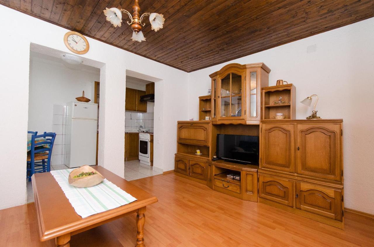 Apartments Marija Ivana Сень Екстер'єр фото