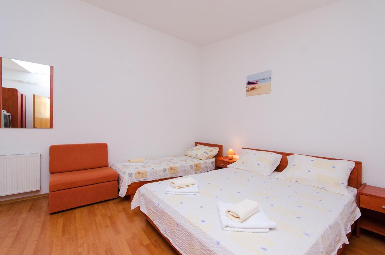 Apartments Marija Ivana Сень Екстер'єр фото