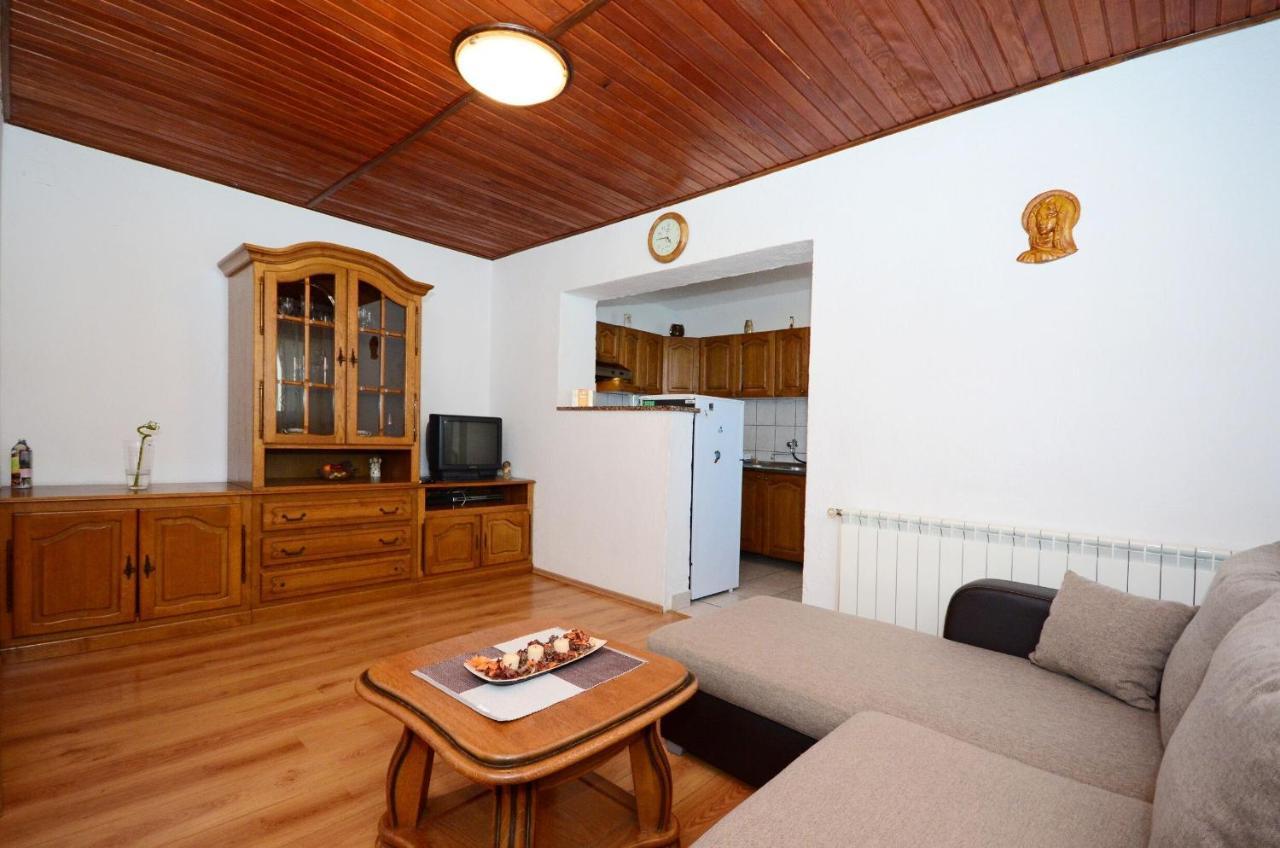 Apartments Marija Ivana Сень Екстер'єр фото